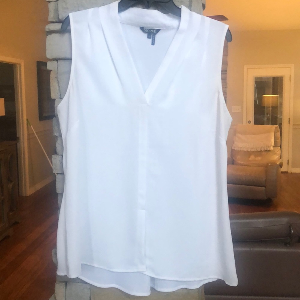 Women’s Nic and Zoe white sleeveless top